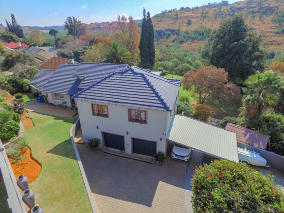 PERFECT HOME FOR THE FAMILY THAT ENTERTAINS.