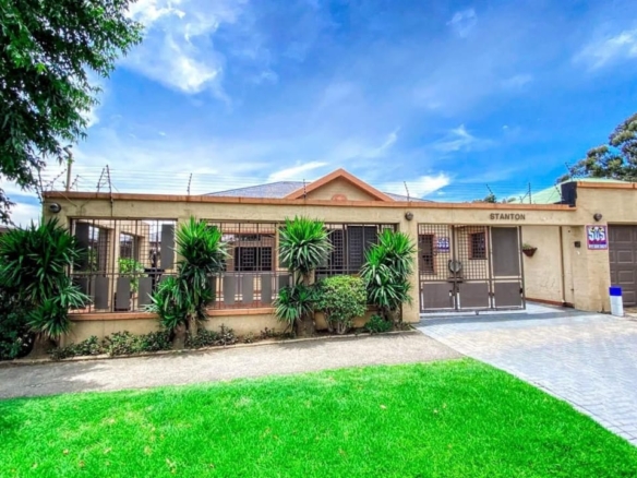 A well looked after house for sale in Turffontein
