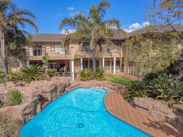 Majestic Home with Style, Class, Opulence and Distinction