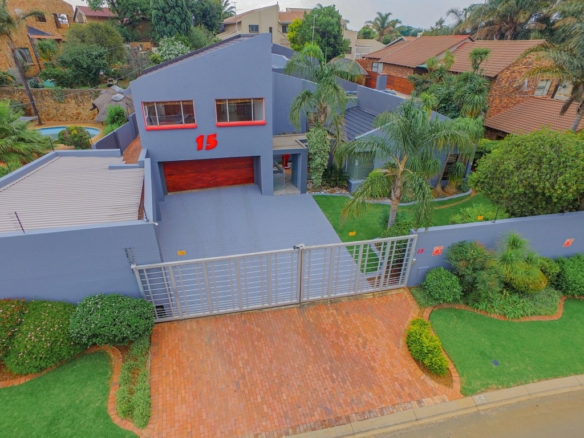 MODERN FLAIR FAMILY HOME IN A BOOM