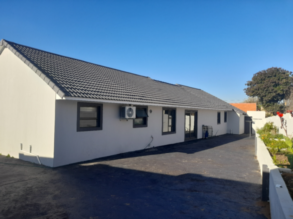 Ultra modern & gorgeous 4 bedroom house up for grabs