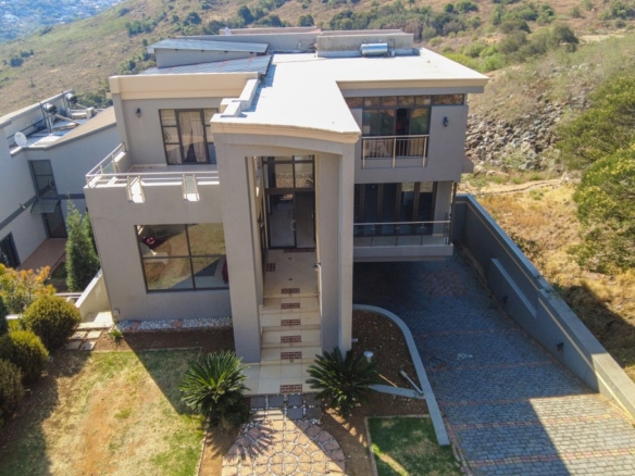 Welcome to the enchanting Bassonia Estate, where luxury and comfort meet in perfect harmony.