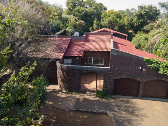 Sardinian Style Clinker Home In Mulbarton That Offers It All.