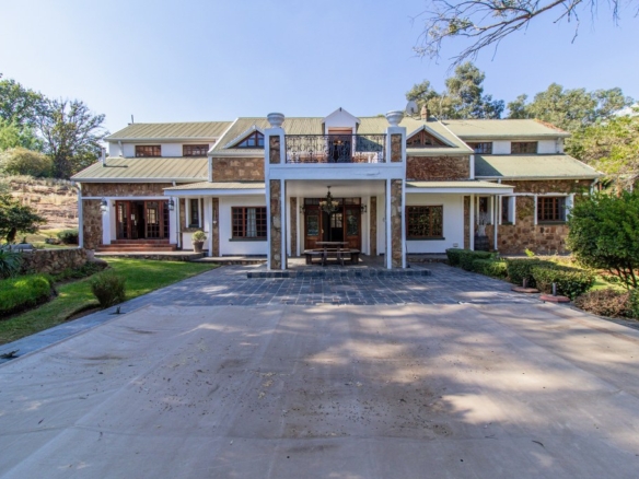 HISTORICAL COACH HOUSE FOR SALE: A Unique Opportunity For Investors And Entrepreneurs