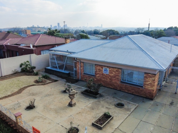 A Solid 4 Bedroom House for Sale in Rewlatch