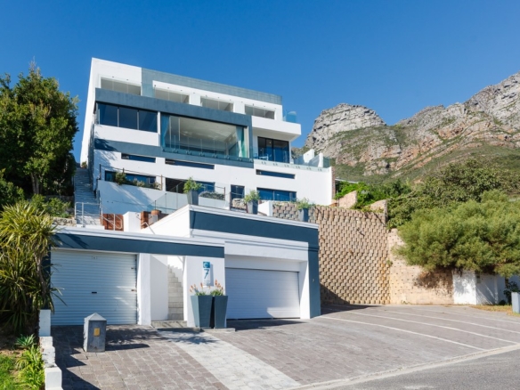 Welcome to the Tranquil Charm of Camps Bay