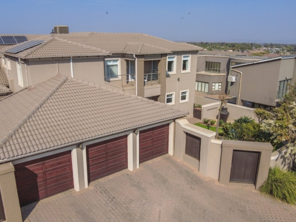 Luxury 4-Bed Home with Flatlet, Solar Power & Heated Pool in Meyersdal Nature Estate