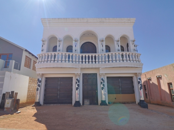 Magnificent Architectural Masterpiece Two homes on one stand