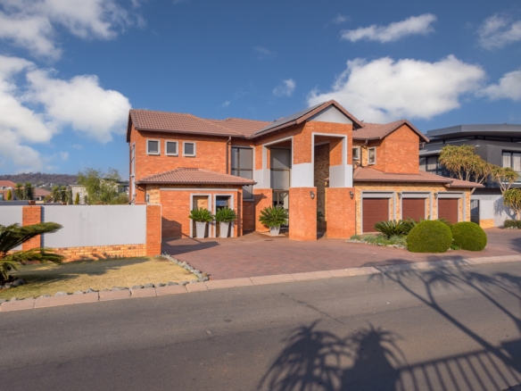 Charming low maintenance face brick delight