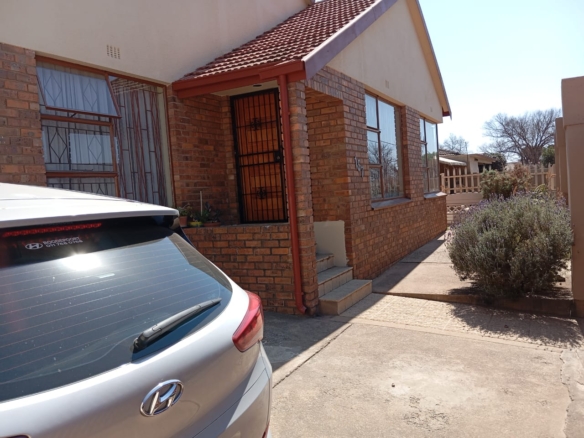 A Very Neat 4 Bedroom House For Sale in Rosettenville.