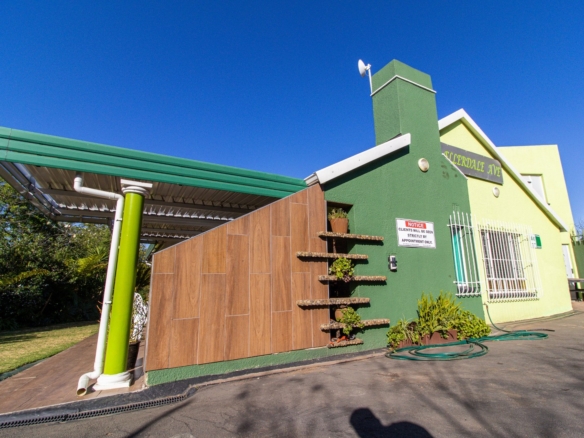 Dual Purpose Commercial Property – Prime Spot Opposite Southdale Shopping Centre