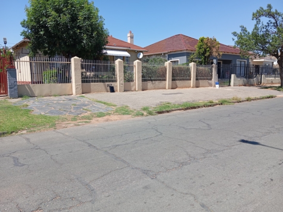 A very Neat 3 Bedroom House for Sale.