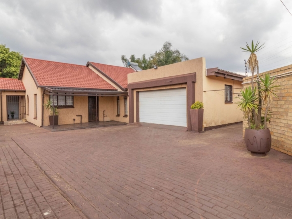 Spacious & Well-Priced 4-Bedroom Home for Sale in Lenasia South Ext 2