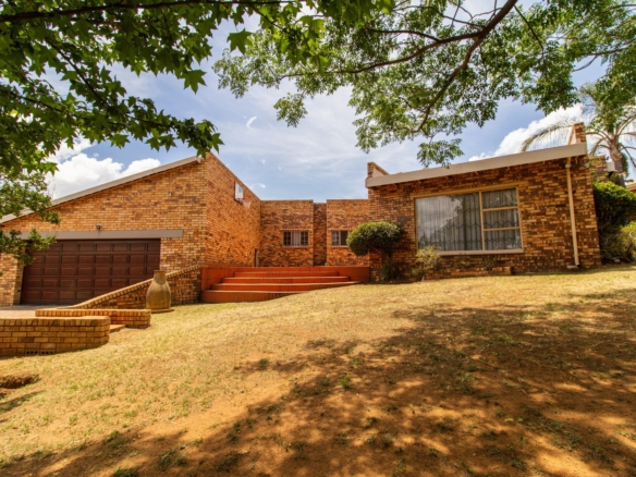 Entertainer’s Dream Home Awaits!