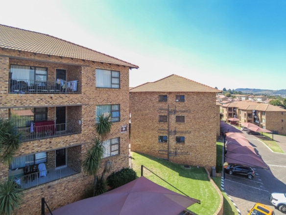 Elegant Townhouse with Scenic Views in Winchester Hills.