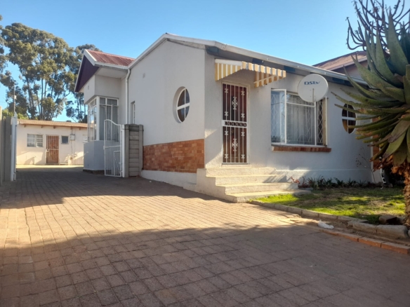 “Well maintained family home with good income of rental”